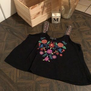 Black floral crop top. 🌺💐🌸🌷